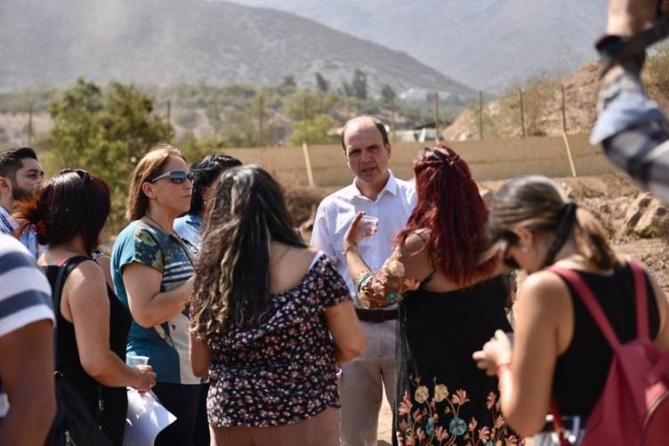 Ministro Monckeberg por viviendas sociales en Peñalolén: “Vamos a defender con fuerza nuestros proyectos de integración social”