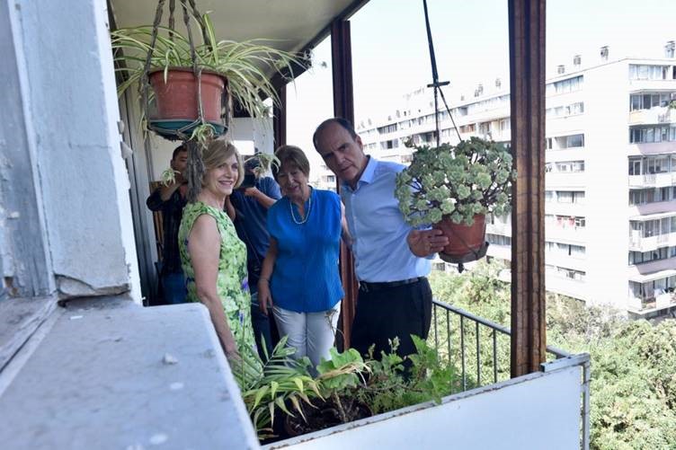 Minvu anuncia reparación de balcones en mal estado de emblemáticas viviendas en Providencia