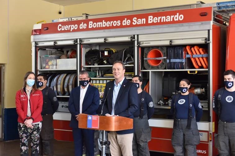 Minvu entrega terreno a compañía de Bomberos de San Bernardo para construcción de nuevo cuartel