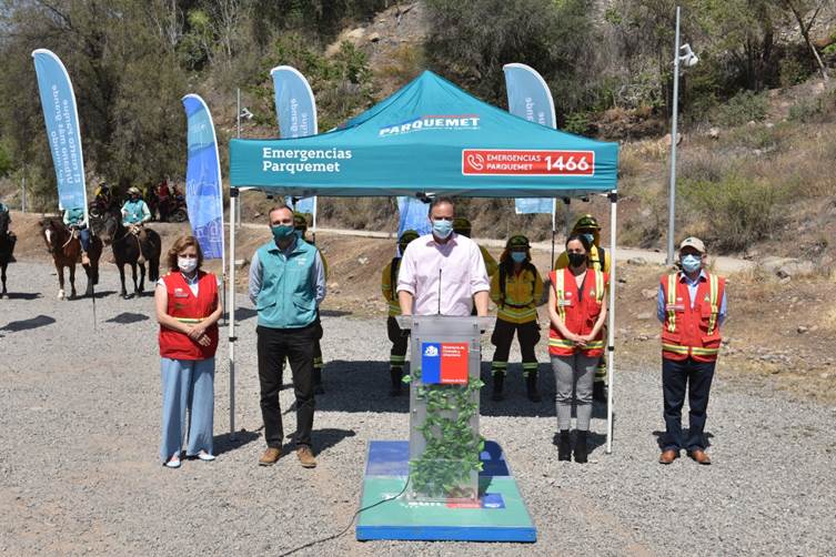 Ministros Felipe Ward y María Emilia Undurraga presentan medidas de prevención contra incendios forestales en Parquemet