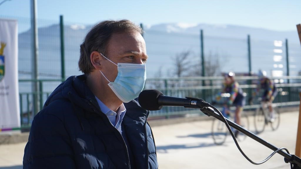 Ministro Felipe Ward inaugura primera pista de ciclismo en Coyhaique