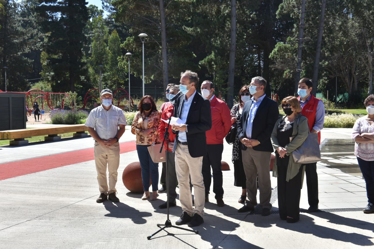 Ministro Felipe Ward anuncia inauguración de la primera etapa  del Parque Isla Cautín en Temuco