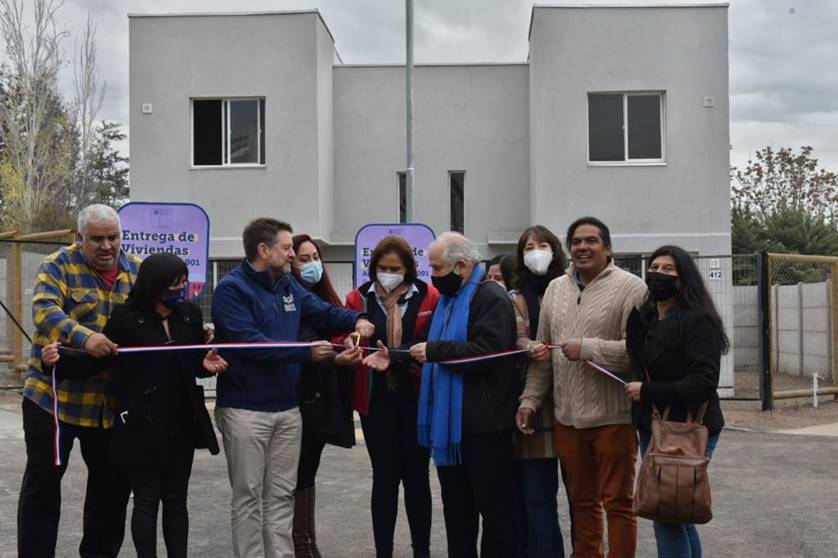 Minvu inaugura conjunto habitacional en Peñalolén que albergará a 360 familias de la comuna