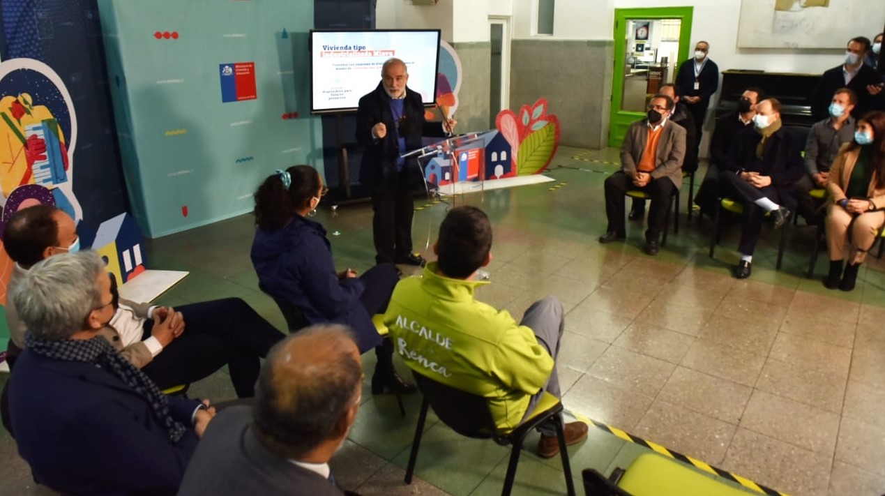 Minvu anuncia concurso para la construcción de viviendas industrializadas en la RM y presenta iniciativas que potencian esta tecnología