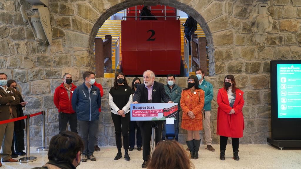 Minvu y Parquemet reabren el funicular de Santiago luego de trabajos de conservación y mejoramiento