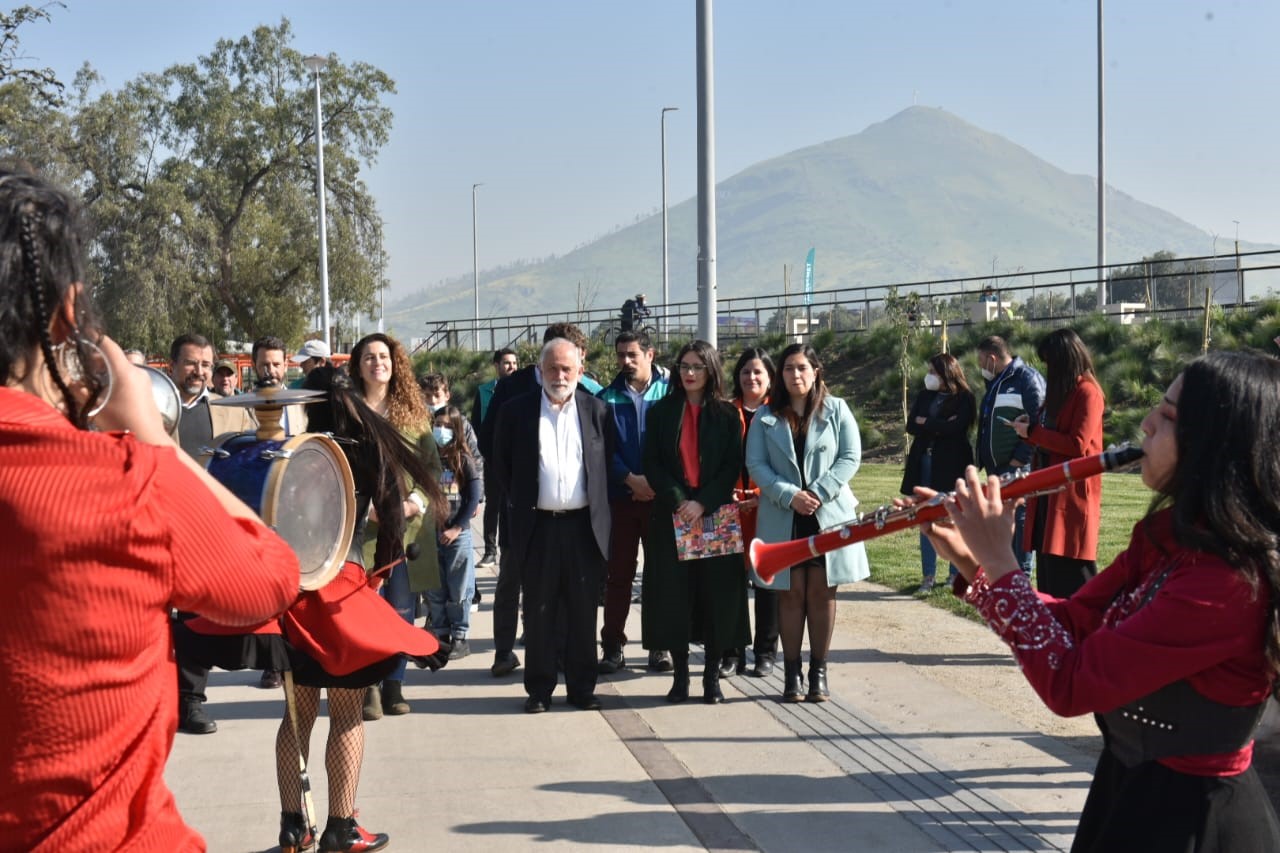 Minvu abre las puertas del primer tramo del Parque Mapocho Río que une Quinta Normal y Cerro Navia