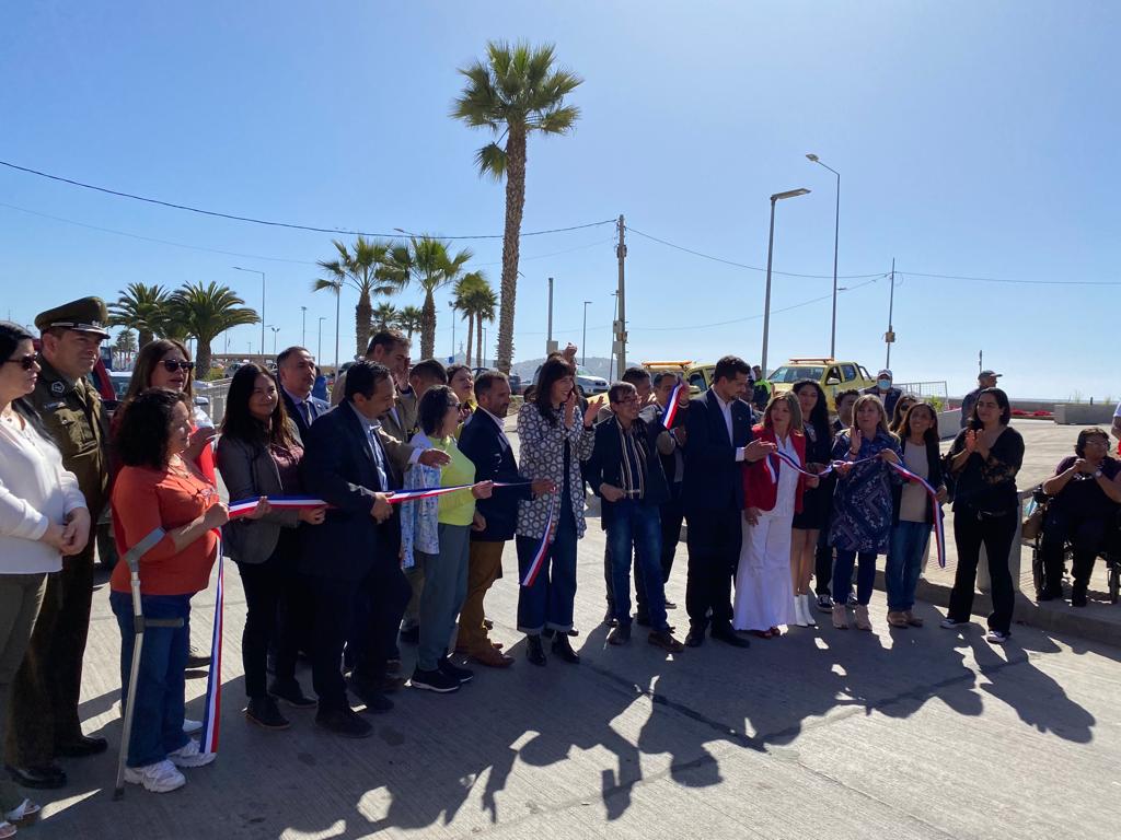 Subsecretaria Tatiana Rojas encabeza inauguración del Paseo Gastronómico Caleta de Peñuelas