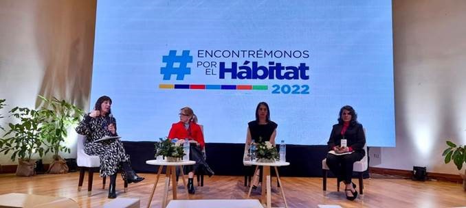 Subsecretaria de Vivienda expone en Ecuador sobre política habitacional y urbana con enfoque de género