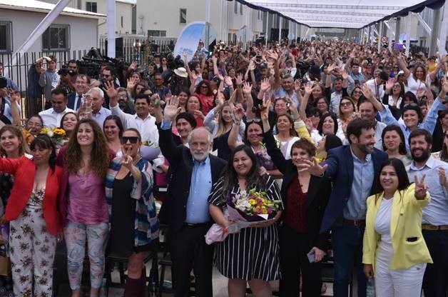 Gobierno inaugura 797 viviendas que beneficiarán a familias de Isla de Maipo