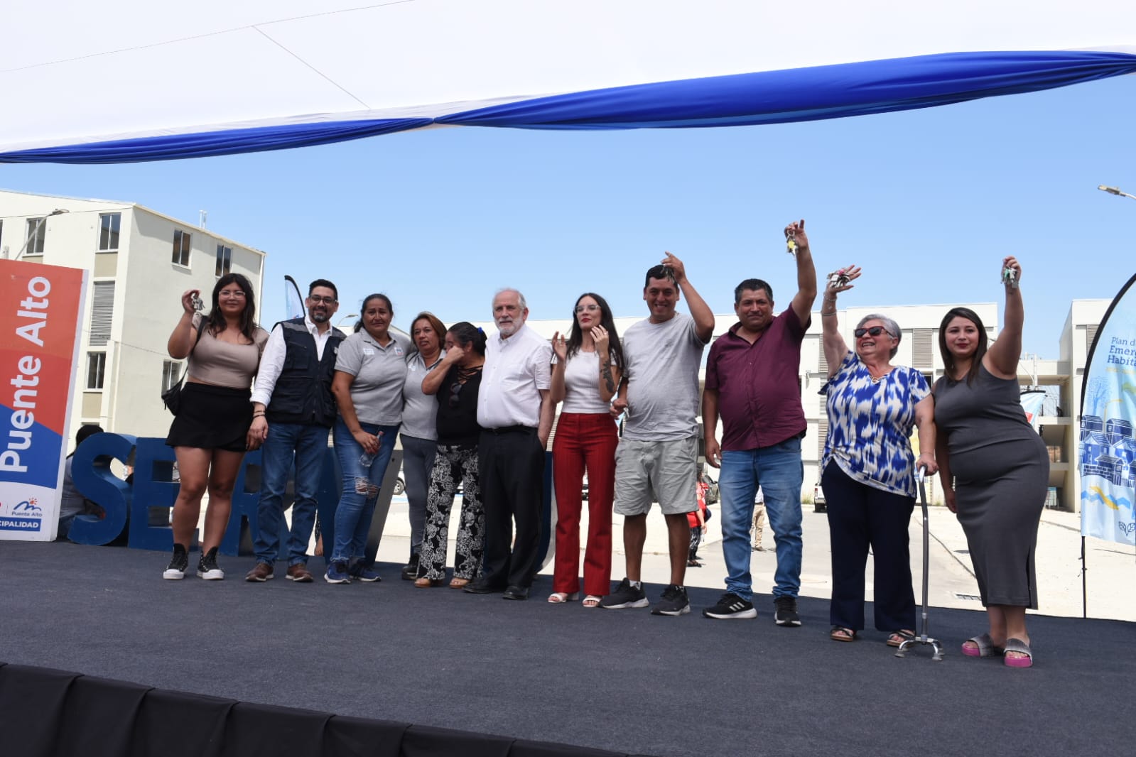 Gobierno inaugura 280 viviendas como parte del proceso de regeneración urbana de Bajos de Mena