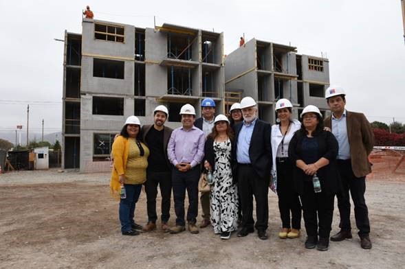 Ministro Montes inspecciona los avances de conjunto habitacional completamente industrializado en Copiapó