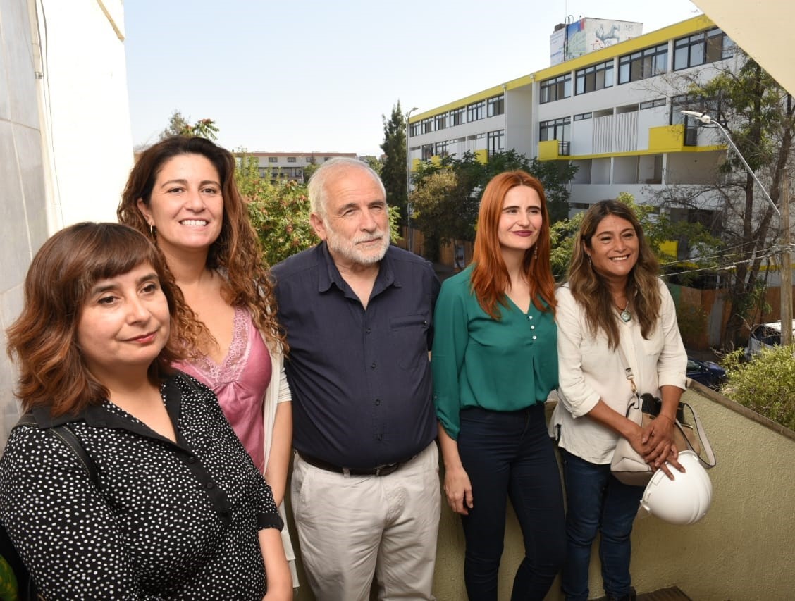 Ministro Montes visita obras de recuperación de histórico block de la Villa Olímpica