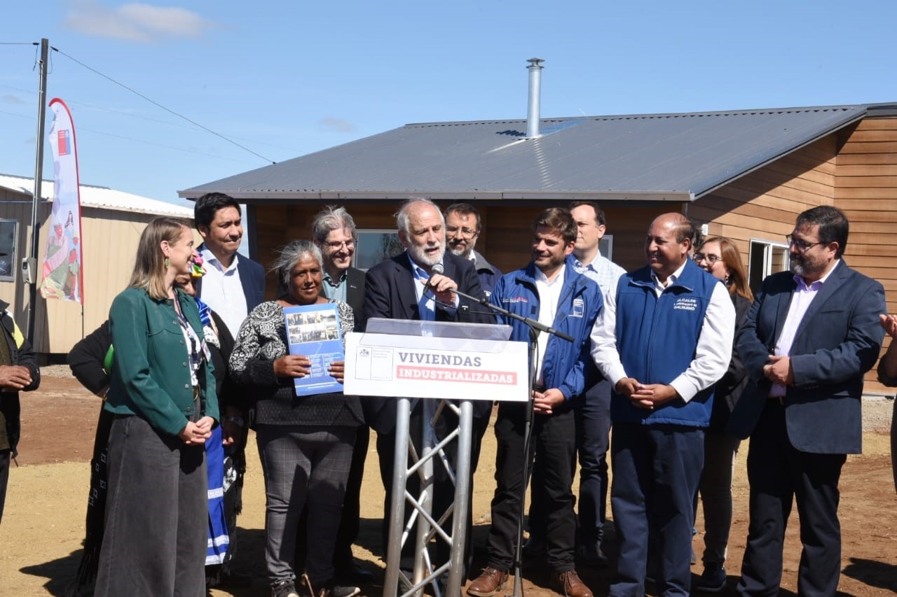 Gobierno entrega en La Araucanía la primera vivienda definitiva para familia afectada por los incendios forestales