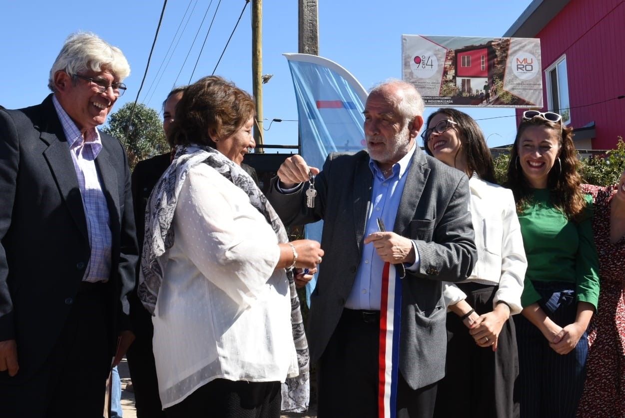 Gobierno entrega la primera vivienda definitiva de Plan de Reconstrucción por incendios de Viña del Mar