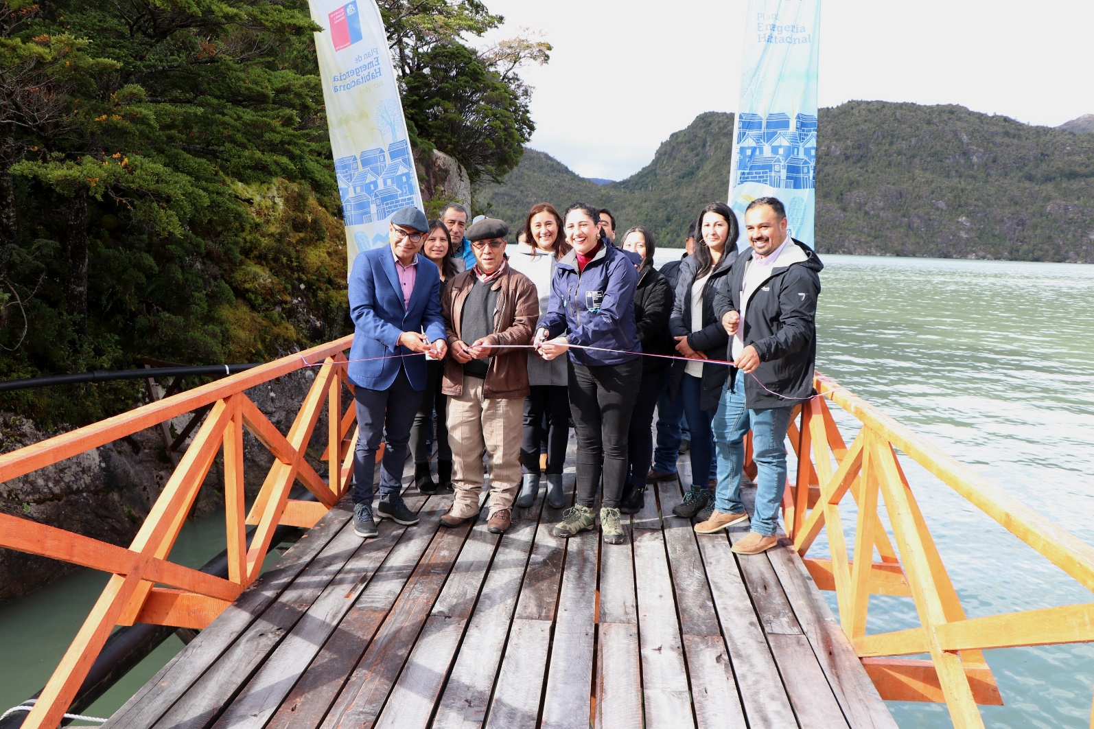 Familias de Caleta Tortel disfrutan sus renovadas pasarelas gracias a trabajo conjunto entre Minvu y Municipio