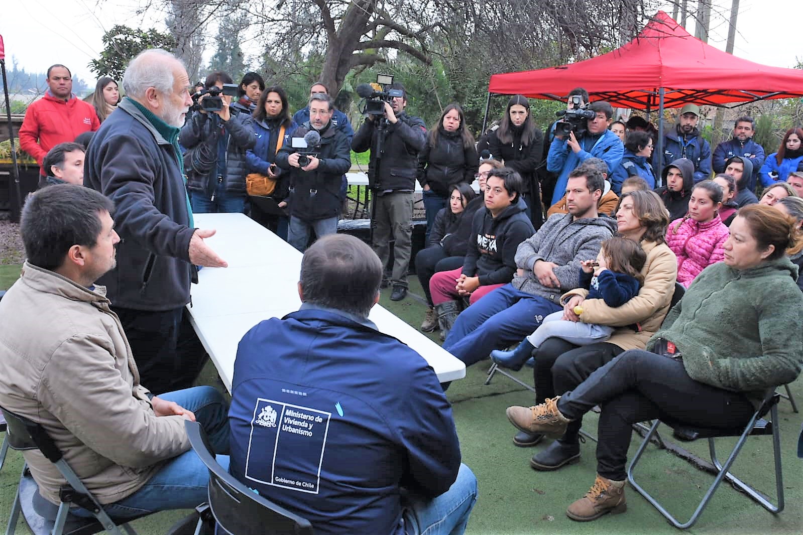 Ministro Montes visitó zona afectada en Talagante y anuncia inicio de catastro de viviendas dañadas