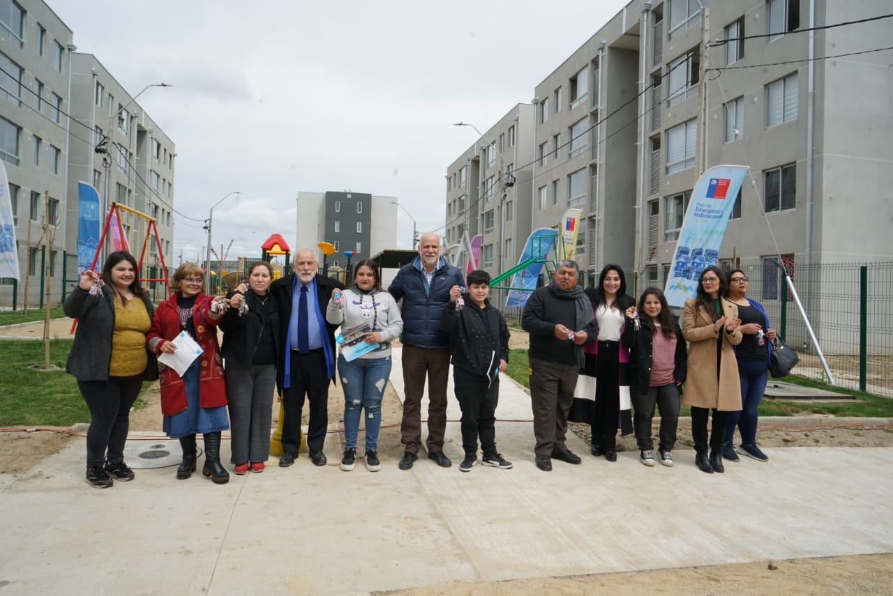 Ministro Montes entrega 320 departamentos en el Maule y el avance del Plan de Emergencia Habitacional alcanza el 50% en la región