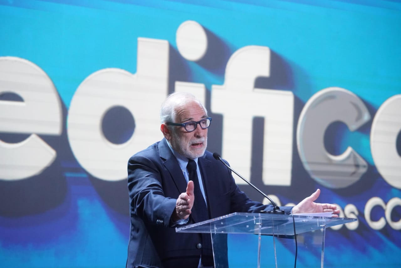 Ministro Montes en Feria Edifica: “Haremos una licitación por 20 mil viviendas industrializadas en 2024”