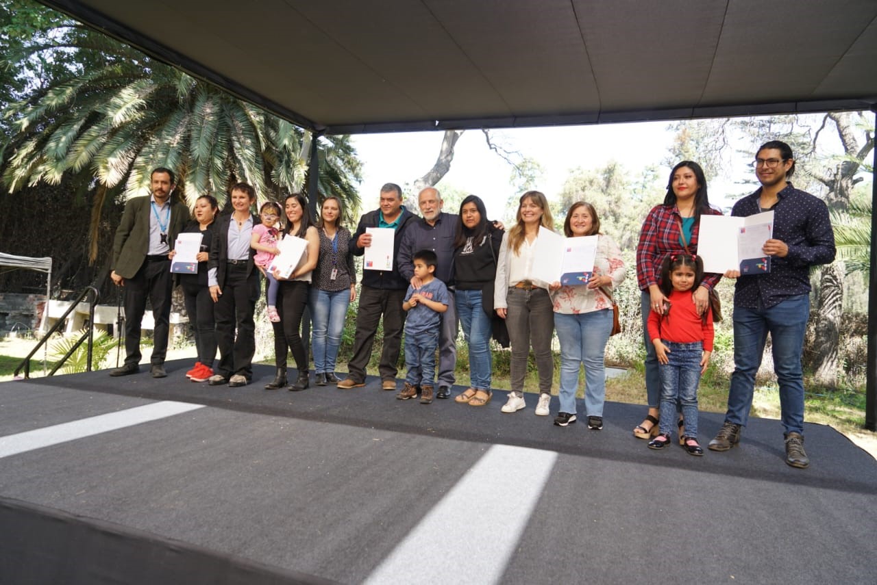 Ministro Montes y Vicepresidenta Tohá encabezan entrega de subsidios habitacionales a más de 1.700 familias de la región Metropolitana