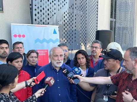 Ministro Montes encabeza constitución del Consejo de Vivienda y Barrio que busca avanzar en la reconstrucción