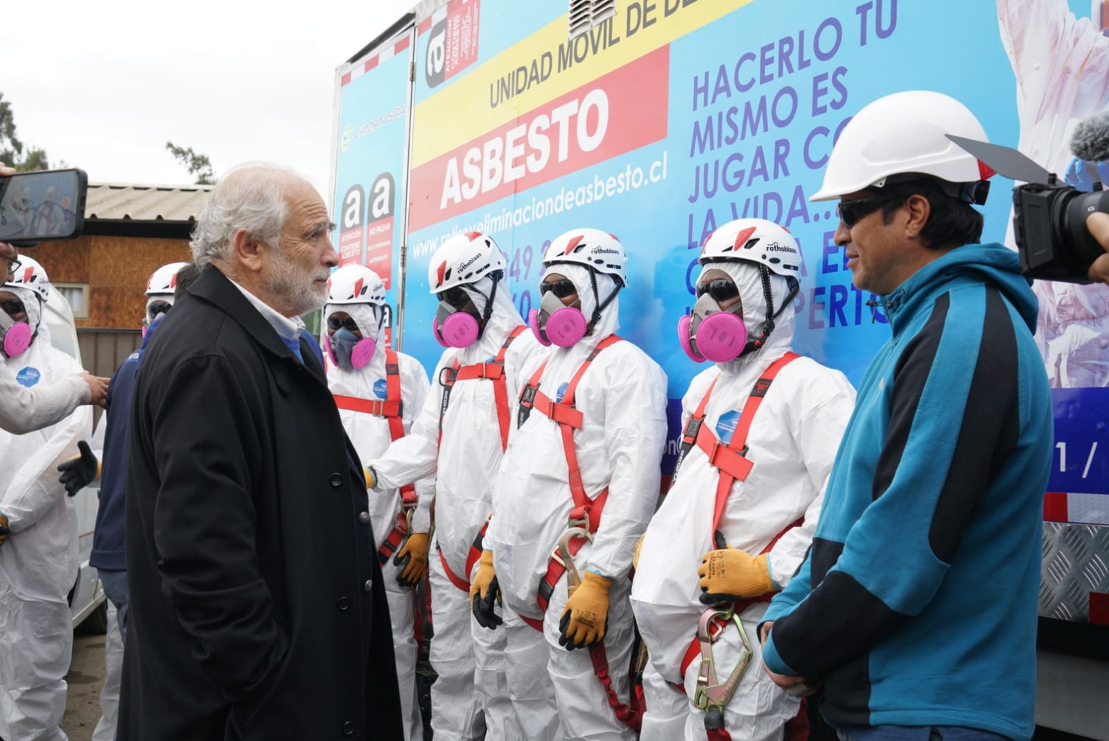 Ministro Montes encabeza inicio de obras del plan “Comunidad Mejor Sin Asbesto”