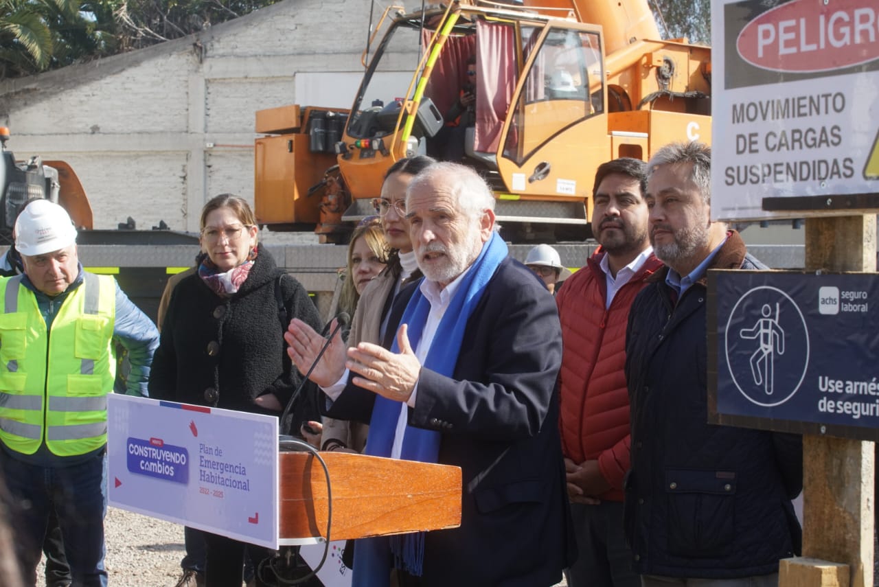 Ministro Montes anuncia medidas para reactivar el sector inmobiliario