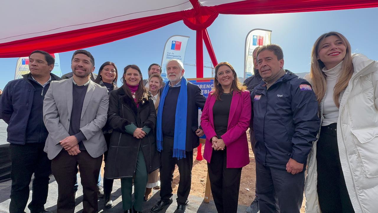 Ministro Montes y ministra Sandoval encabezan inicio de obras de dos proyectos habitacionales que en total beneficiarán a 240 familias en Copiapó