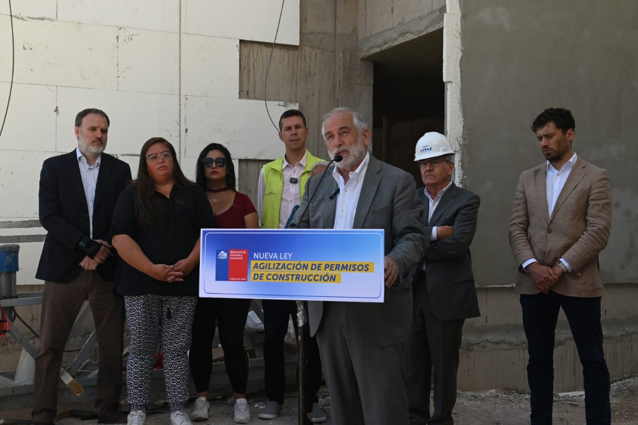 Comienza a regir ley que reduce la permisología en la construcción