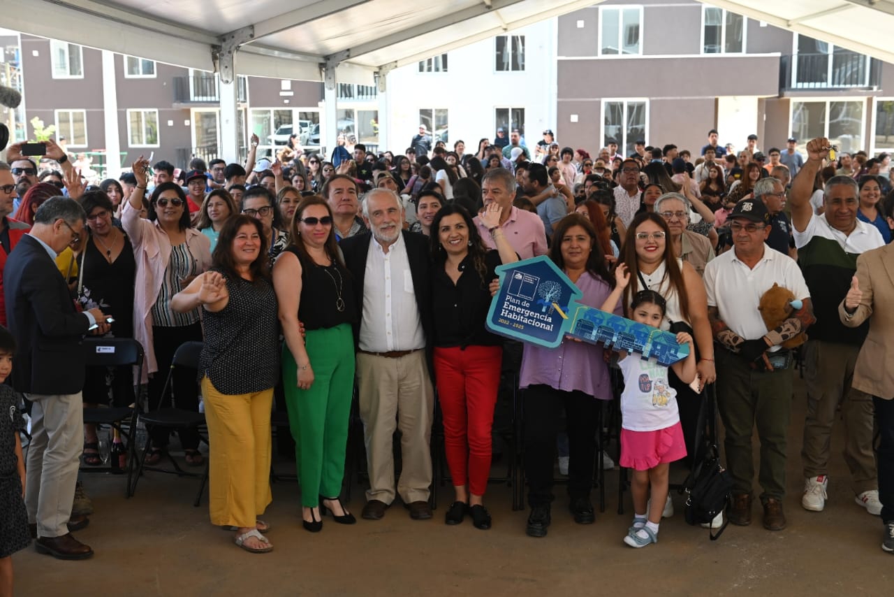 Ministro Montes entrega 120 viviendas del Plan de Emergencia Habitacional a familias de Rancagua