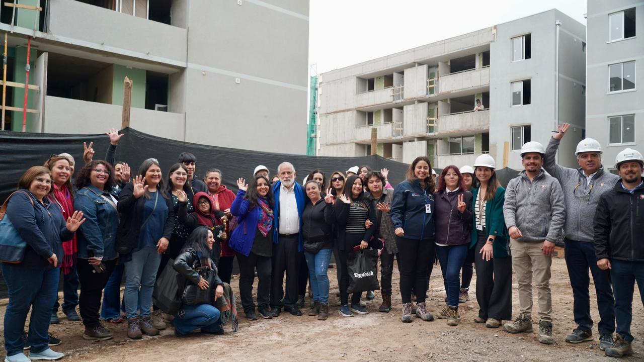 Ministro Montes visita primer piloto de viviendas para personas con TEA