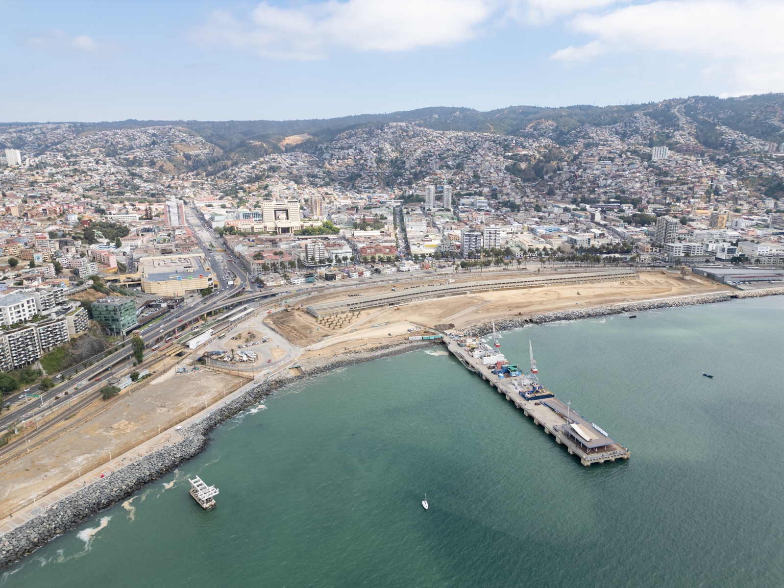 Ministros Montes y Tohá dan el vamos a la reactivación de las obras del Parque Barón en Valparaíso