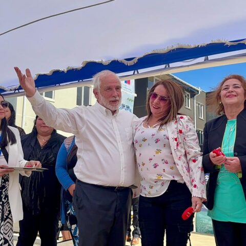 316 familias recibieron las llaves de su casa en San Antonio y se suman a las más de 800 que hicieron lo propio en Los Andes y San José de Maipo
