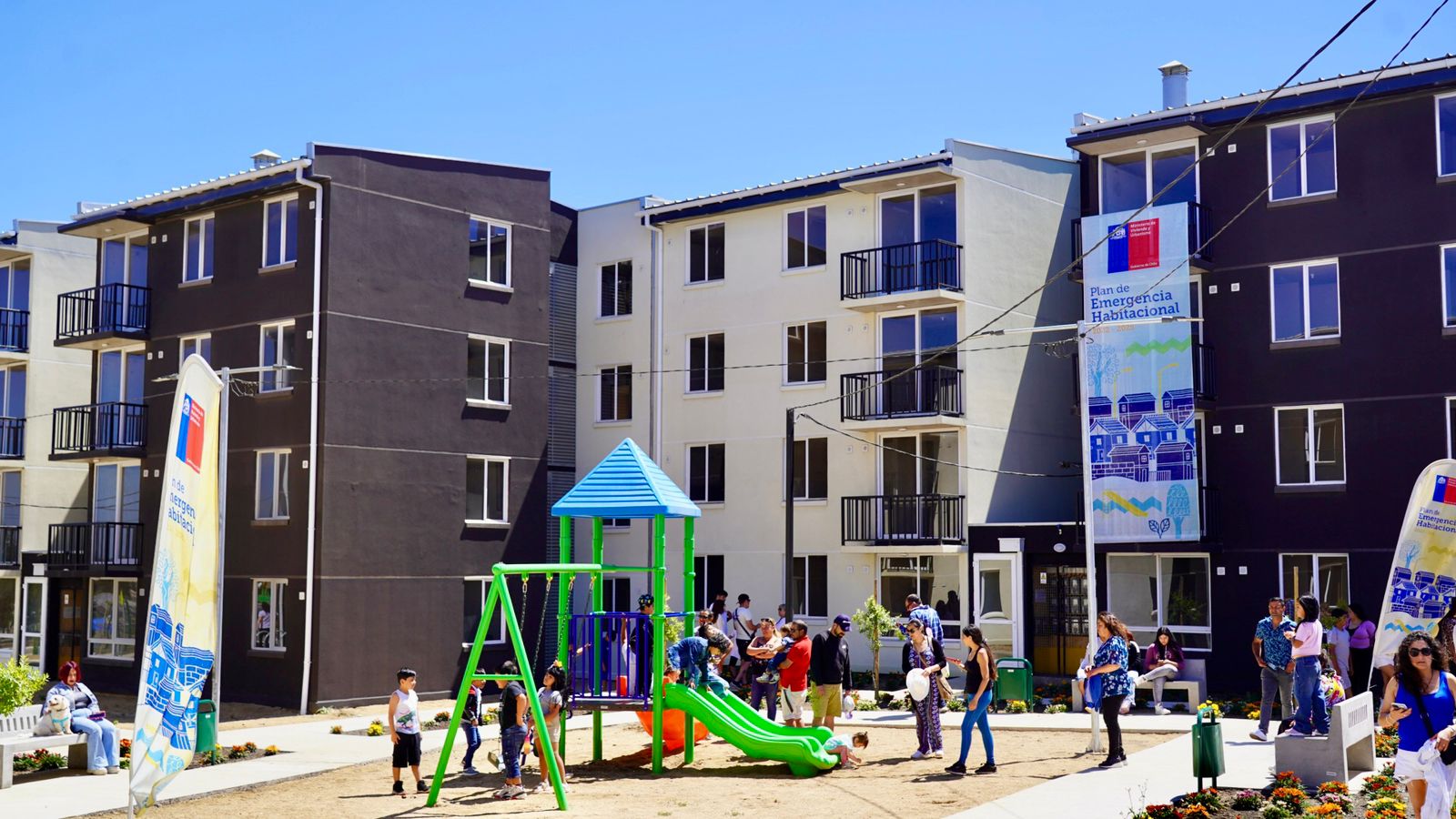 316 familias recibieron las llaves de su casa en San Antonio y se suman a las más de 800 que hicieron lo propio en Los Andes y San José de Maipo
