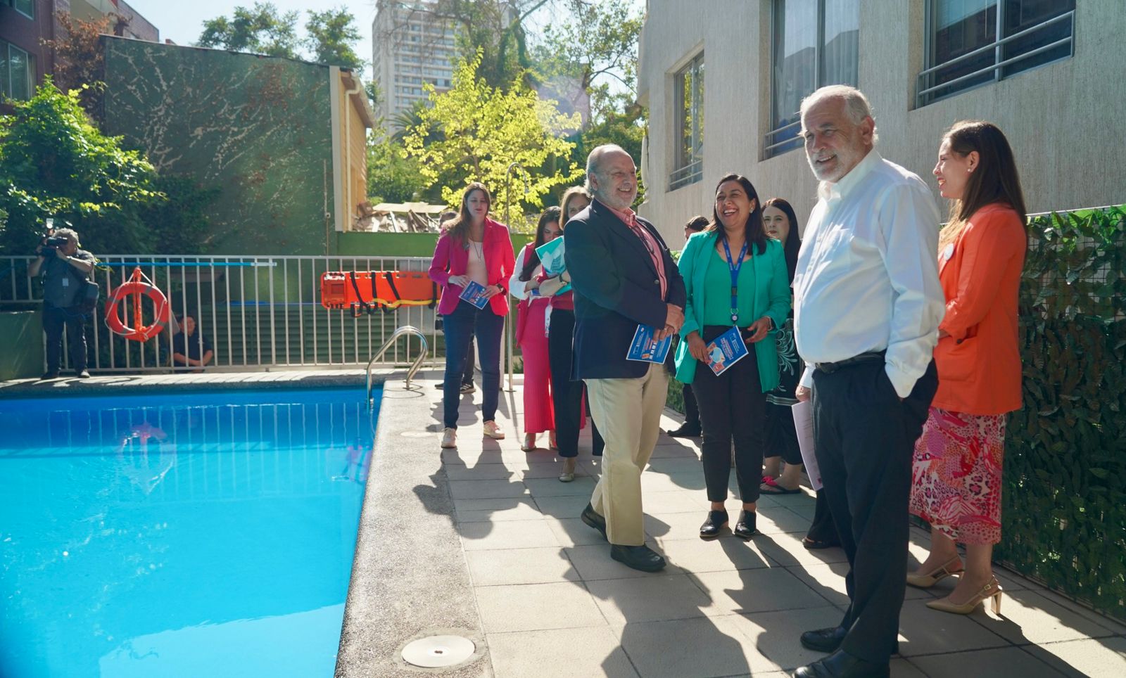 Ministro de Vivienda lanza guía de recomendaciones para el mantenimiento y uso de piscinas en condominios