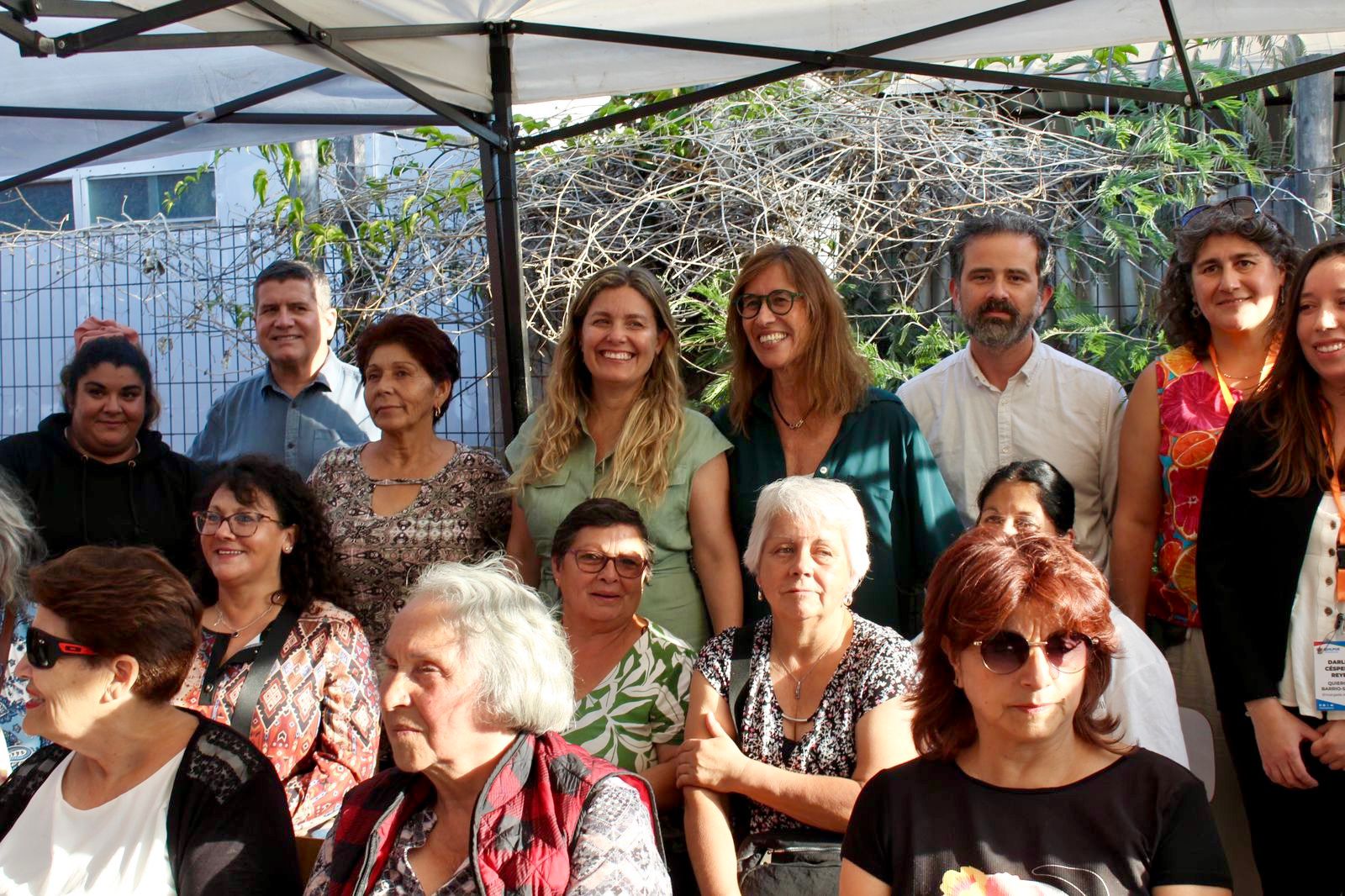 Subsecretaria Elgueta visita junto a damnificados del incendio nuevo proyecto de viviendas en Quilpué