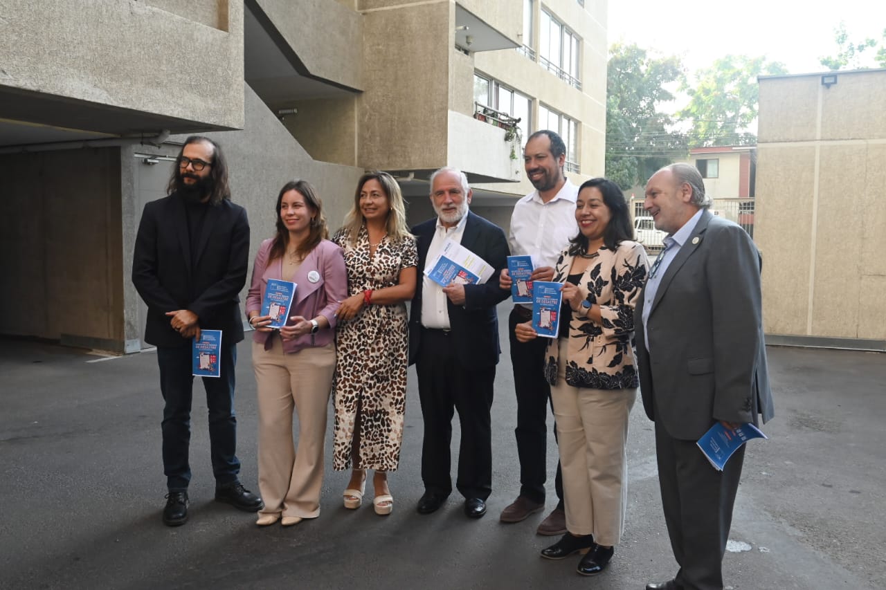 Ministro lanza la “Guía para la reducción de riesgos de desastres en condominios” con foco en sismos, incendios e interrupción de servicios básicos