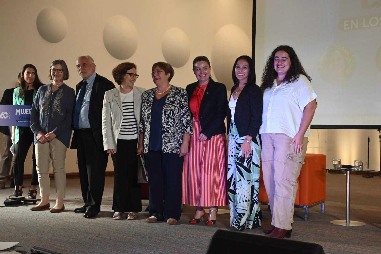 Minvu cierra Mes de las Mujeres con diálogo que releva rol de dirigentas en la construcción de políticas urbanas y habitacionales
