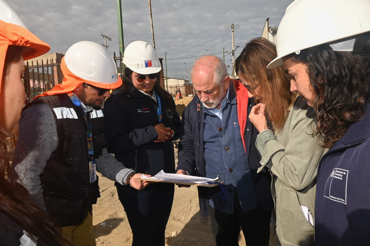 Nueva ley del Minvu agilizará construcción de viviendas para damnificados y familias de campamentos