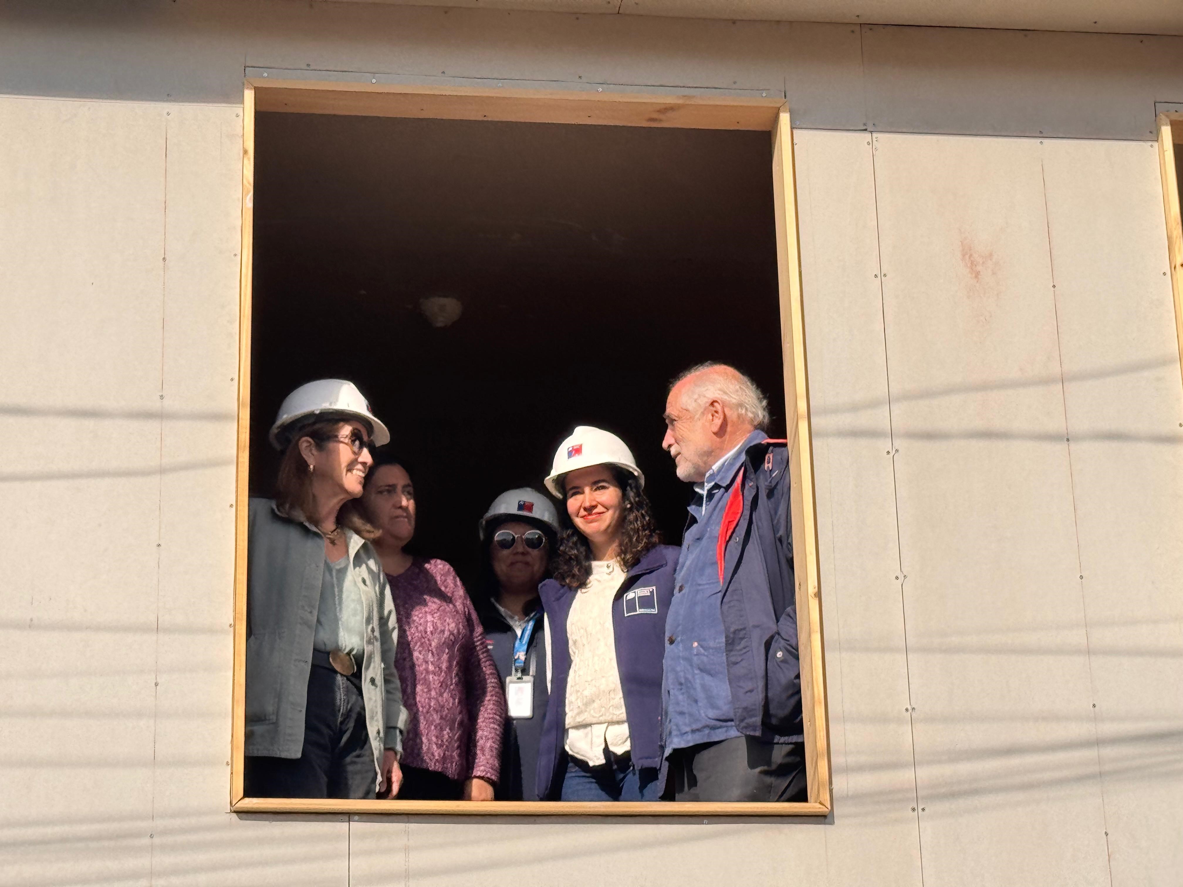 Ministro Montes afirma que reconstrucción vive “nueva etapa” tras inspeccionar avance de obras de viviendas en Quilpué