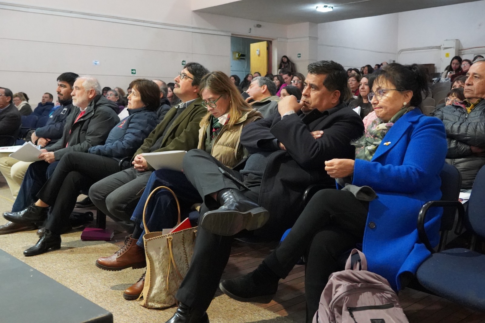 Ministro Montes encabeza diálogo sobre el avance del Plan de Emergencia Habitacional con dirigencias sociales de las provincias de San Felipe y Los Andes