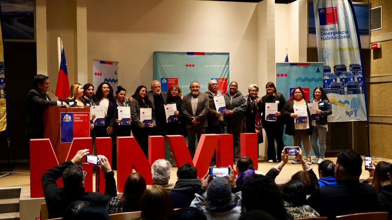 Ministro Montes encabeza entrega de subsidios habitacionales para 153 familias en Antofagasta