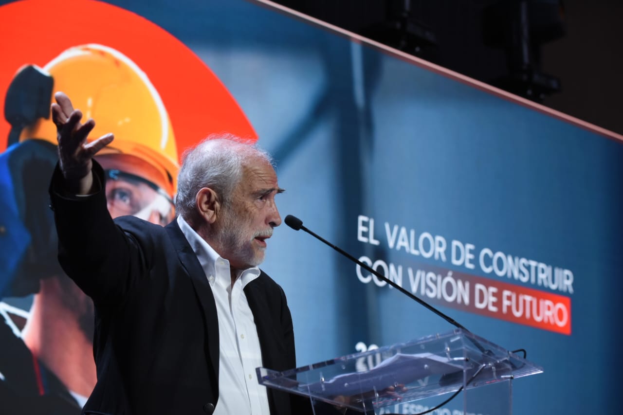 Ministro Montes releva centralidad de la vivienda en el debate público durante lanzamiento de Edifica 2026