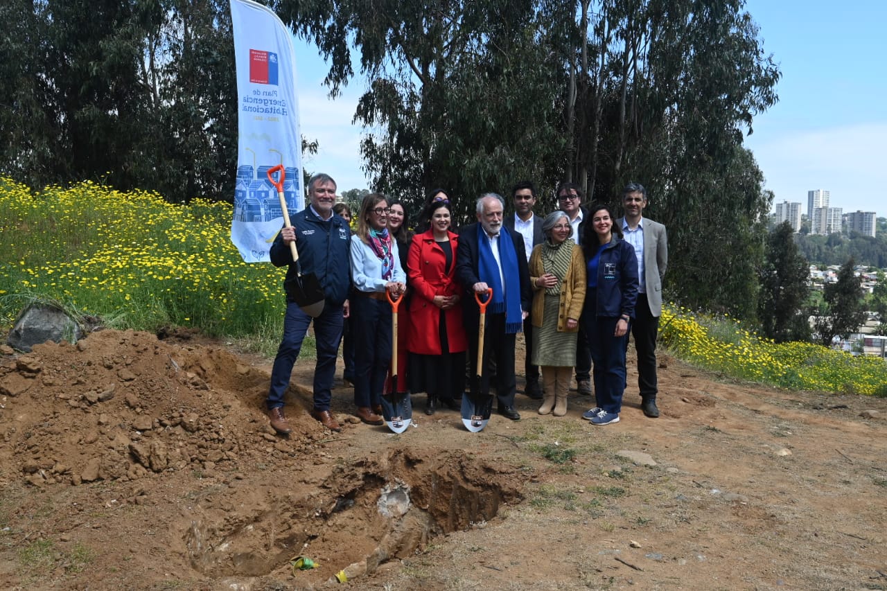 Ministro Montes encabeza inicio de obras de proyecto en Viña del Mar para 240 familias
