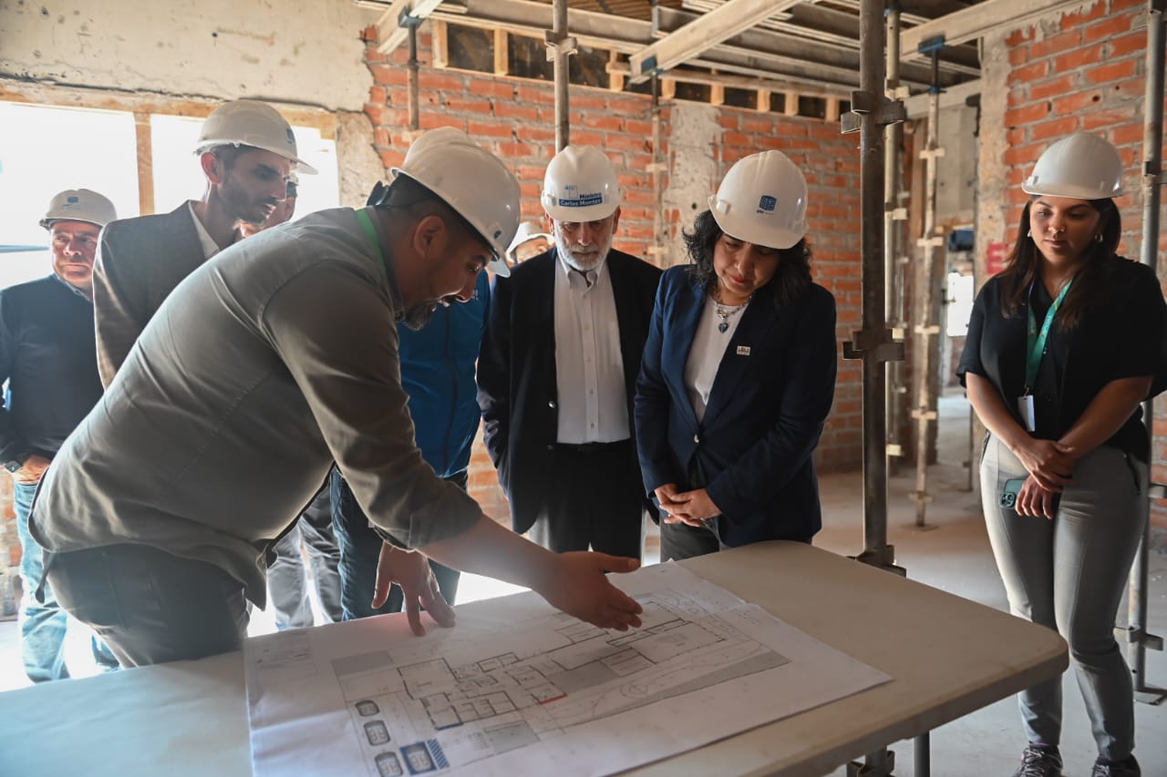 Ministro Montes visita avance de obras del futuro jardín infantil y sala cuna en la Ciudad Parque Bicentenario de Cerrillos que beneficiará a cerca de 100 niños y niñas