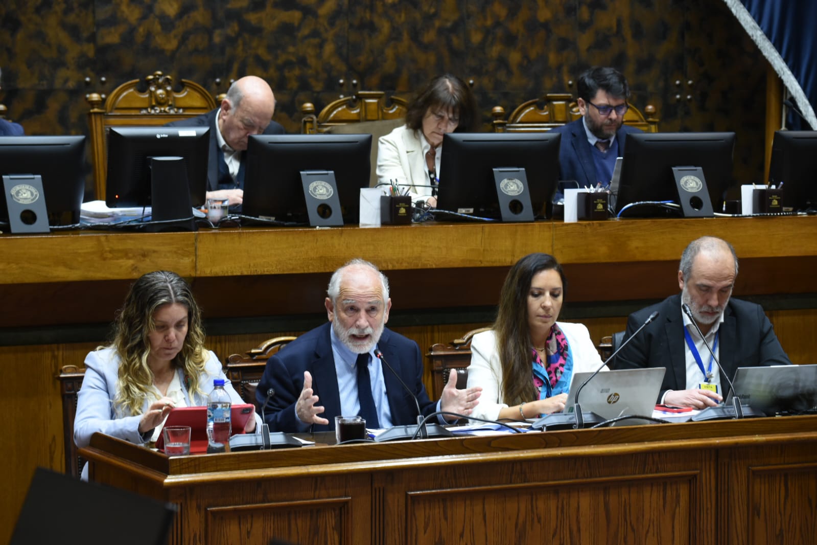 Ministro Montes valora avance de presupuesto del Minvu 2026 tras presentación ante comisión mixta
