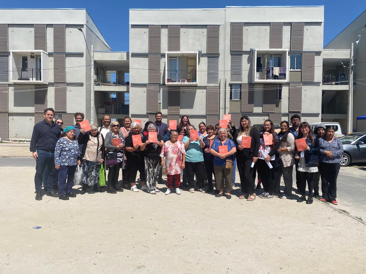 Minvu mide percepción de satisfacción de habitantes de  conjuntos de regeneración en Viña del Mar y Puente Alto