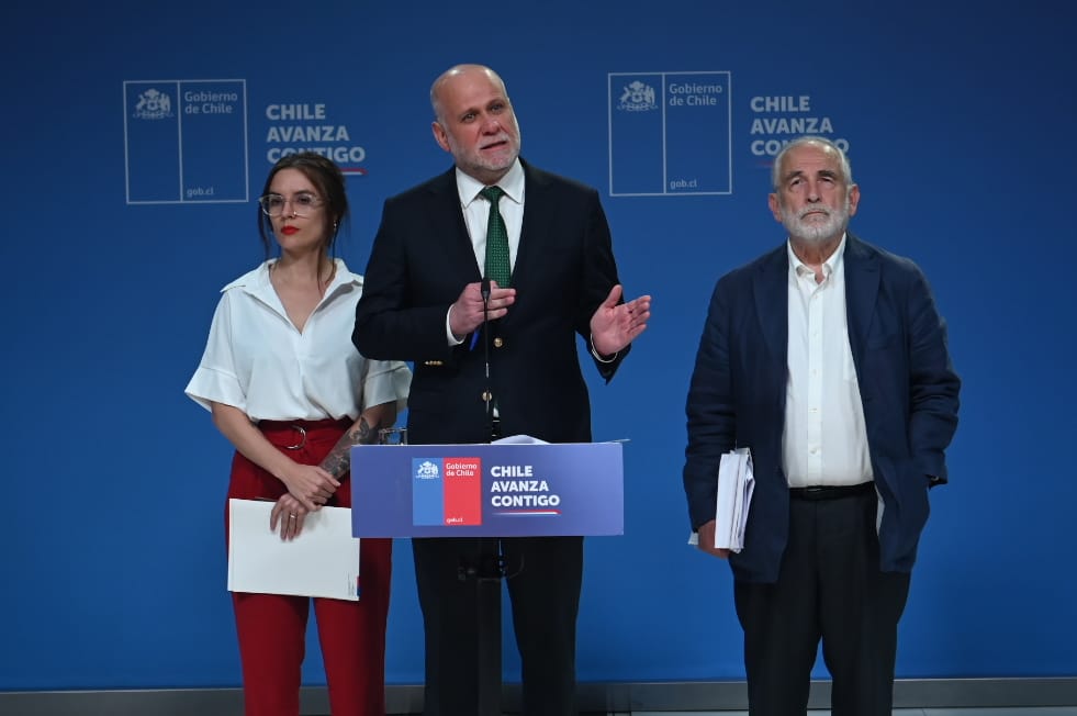 Gobierno anuncia proyecto habitacional para dar una solución definitiva y humanitaria al campamento de San Antonio