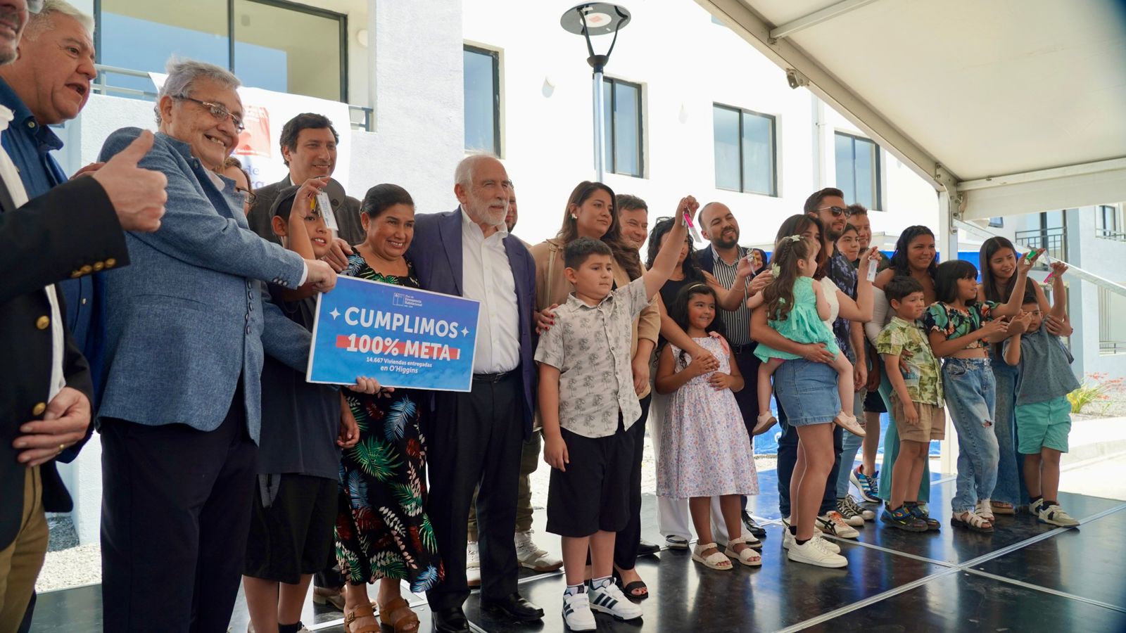 Ministro Montes encabeza la entrega de proyecto de Integración Social y Territorial en Rancagua que beneficia a 128 familias