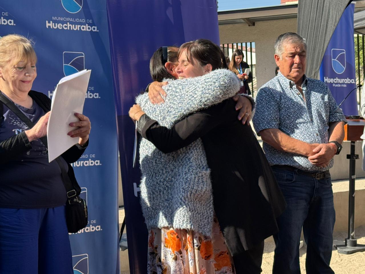 MINVU ENTREGA 134 ESCRITURAS A FAMILIAS DE HUECHURABA