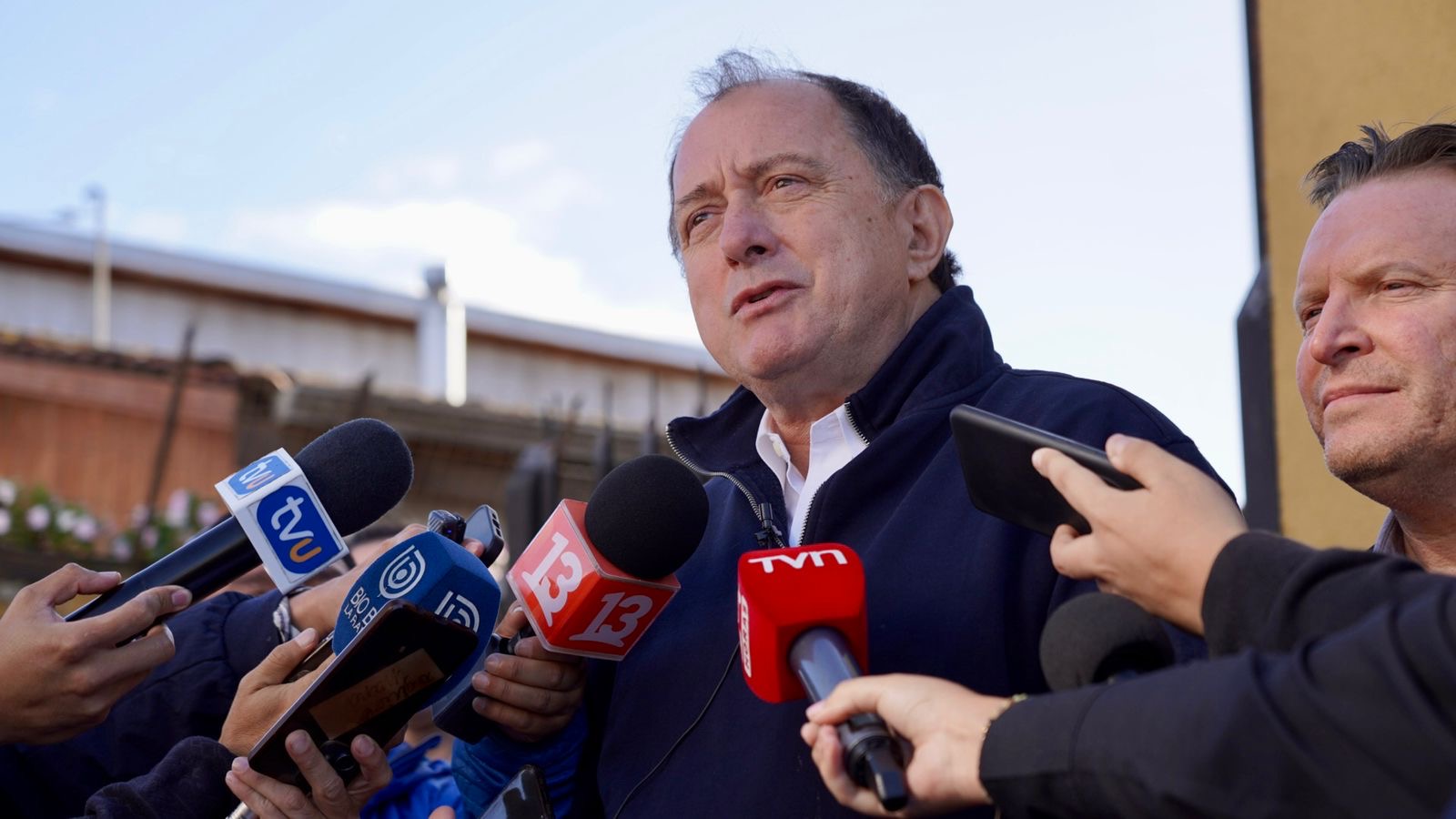 Ministro Poduje anuncia nuevos puntos de atención permanentes para familias damnificadas del Biobío